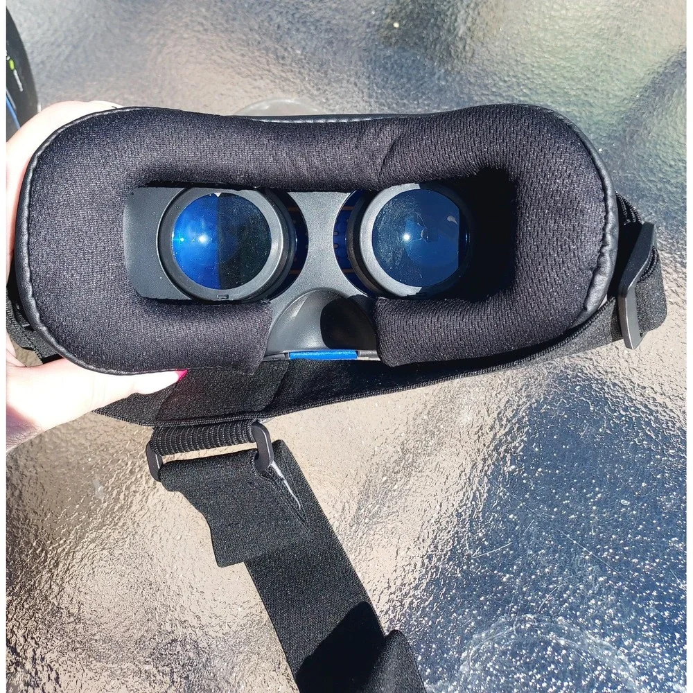 DREAM VISION Virtual Reality VR HEADSET All Smartphones Apps Retractable Earbuds